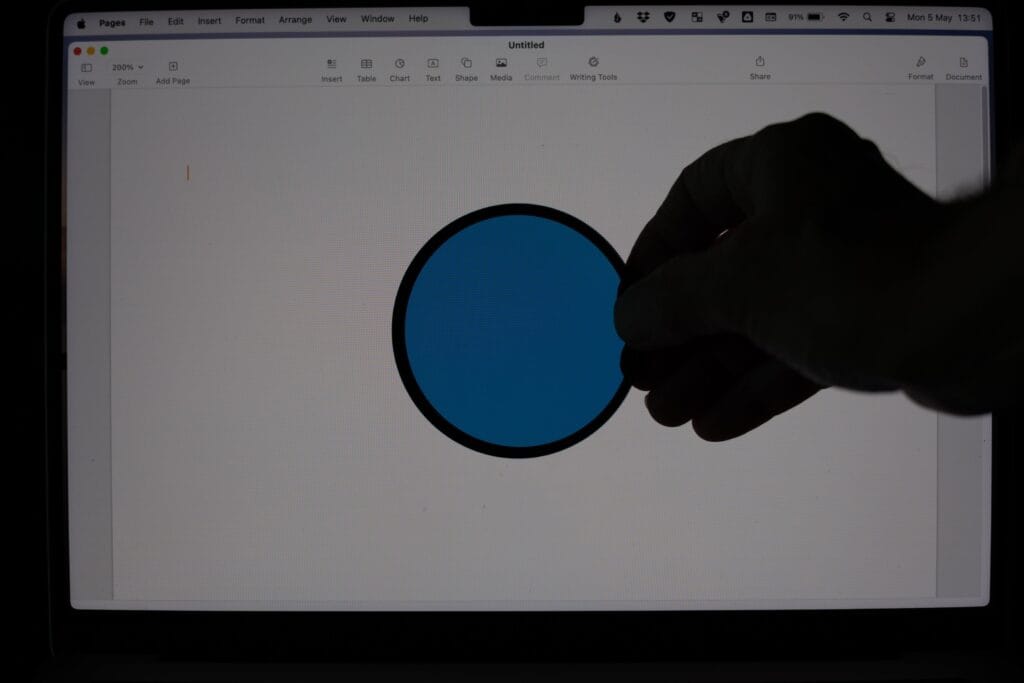 Polarising filter with correct alignment