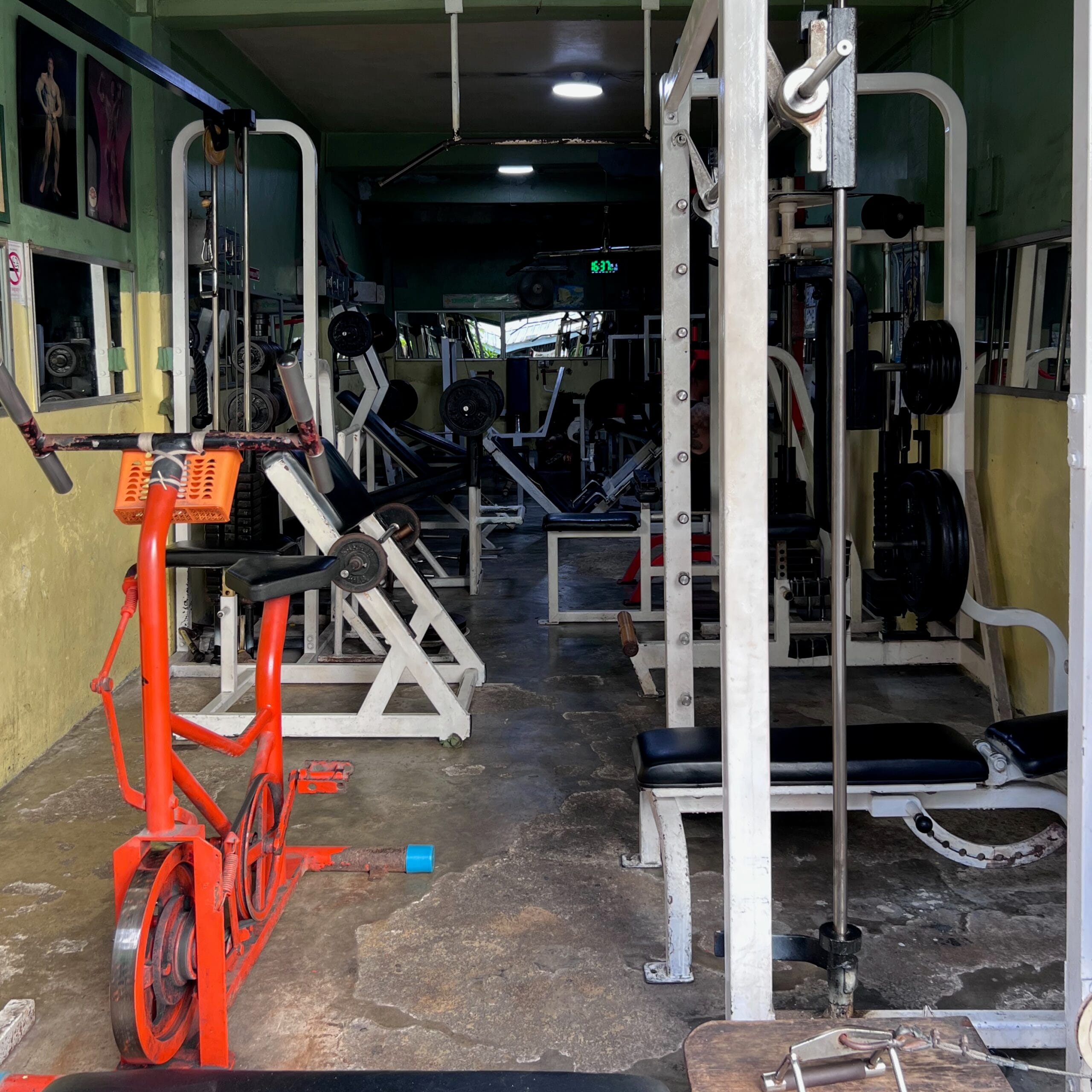 Small gym in a Bangkok side street